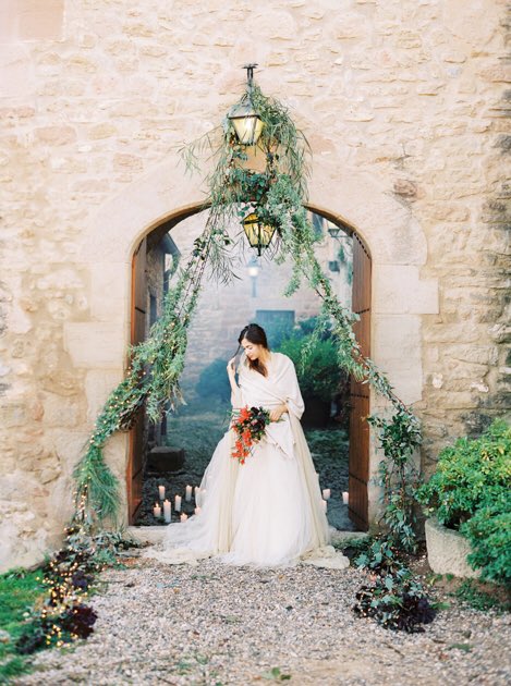 Hoy aparecemos en el blog muy molón de <a href="/mrwonderful_/">Mr. Wonderful</a> con la preciosa sesión de inspiración Outlander en <a href="/masialagarriga/">Masia La Garriga</a>