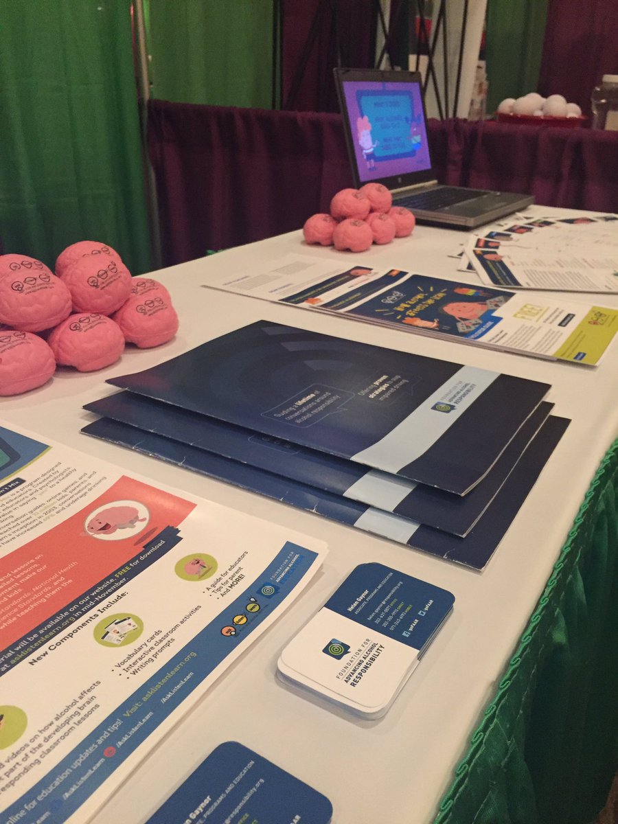 HelenMcKenzieG's tweet photo. Come visit me at the #2016VASTPDI to learn more about our @AskListenLearn FREE and digital resources! https://t.co/IJ4DYquPtX