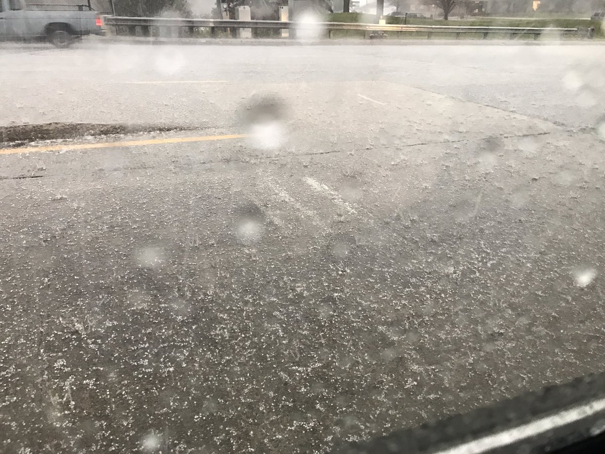 Mike_Wilken's tweet photo. The hail was a nice touch to the drive in this morning. #mnwx #FirstWinterStorm https://t.co/Gzno3zcsjp