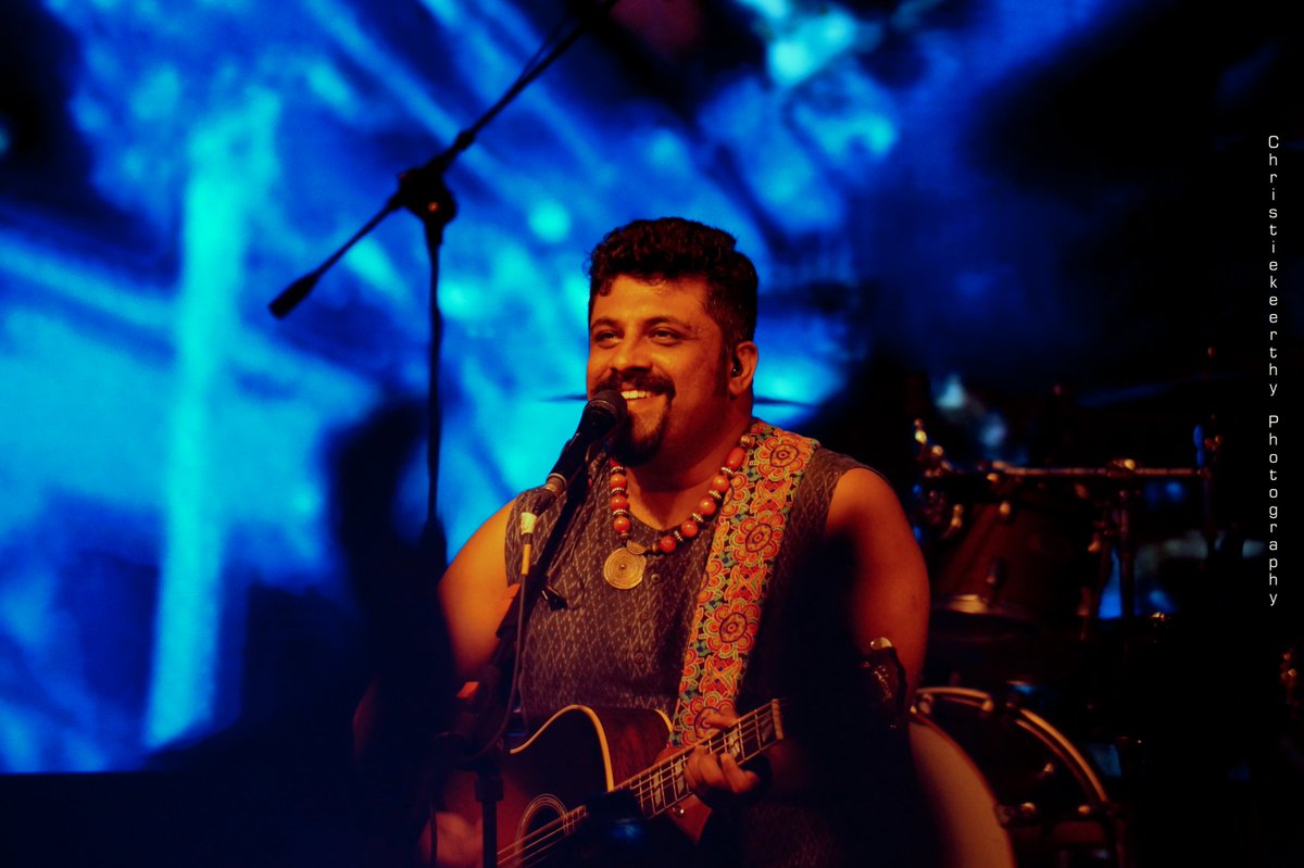 ChristieKeerthi's tweet photo. @Raghu_Dixit #cowrks #mywired #weekend #bangalore #rmzecoworld https://t.co/zXr1W3ytU0