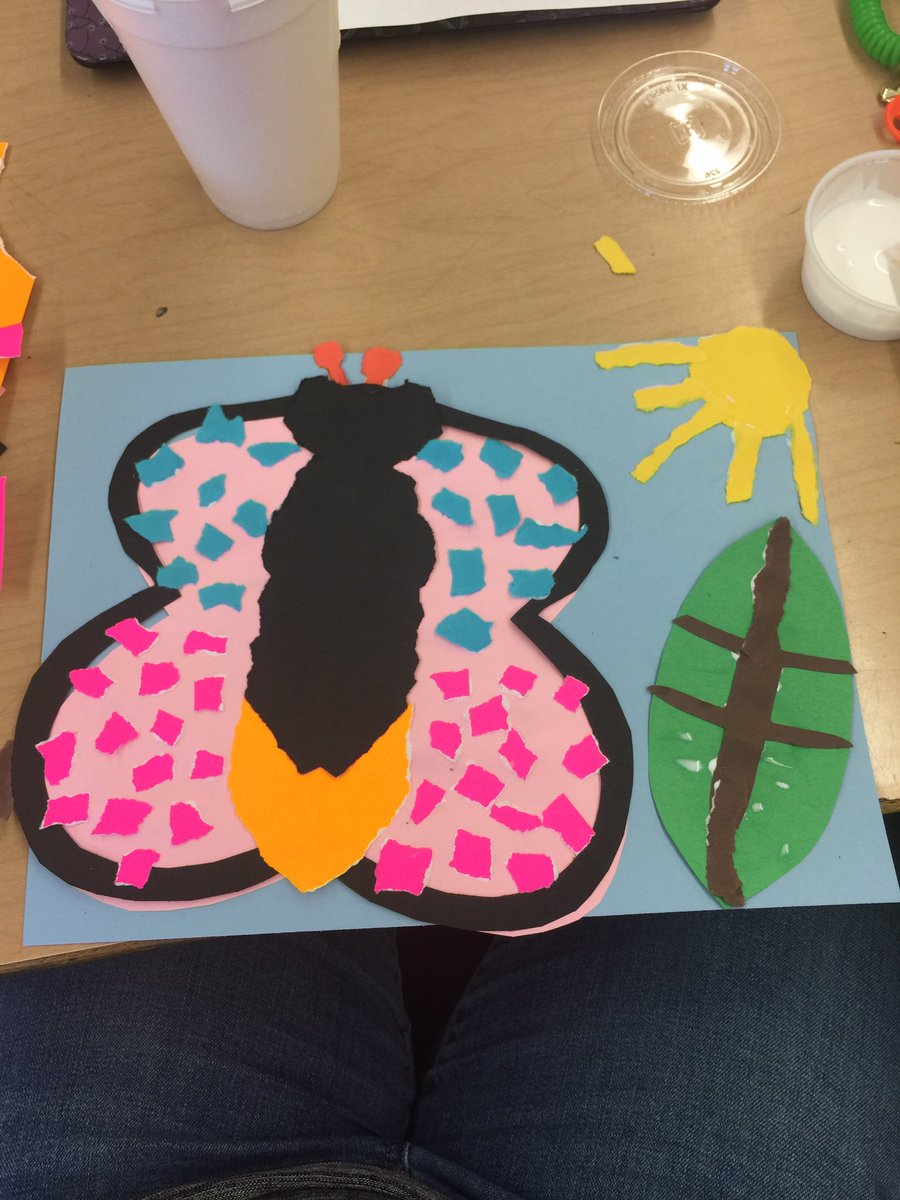 LeaderAtJCS's tweet image. Art PD fun! #teachersneverstoplearning