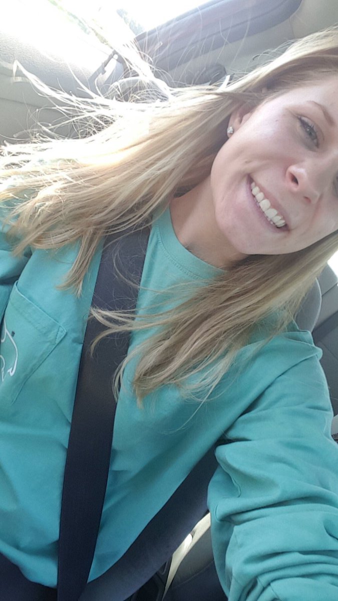 DormSelfie's tweet photo. Can we just take a second to appreciate these beautiful pics from @JaylaJadeMeyerr ? She's gorgeous! 🙏🏽👀👌🏽🙌🏽❤️

#College #Babe #Selfie https://t.co/hHYyMT1R1y