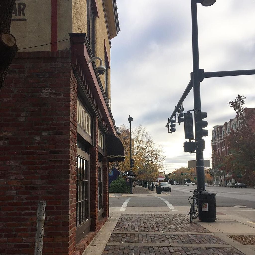 jencoleICT's tweet photo. Blustery Friday! Soooo... when's the wind going away? | #happyfriday #hellokansas #kswx #dtwichita #ilovewichita #l… https://t.co/XjtzEymevn