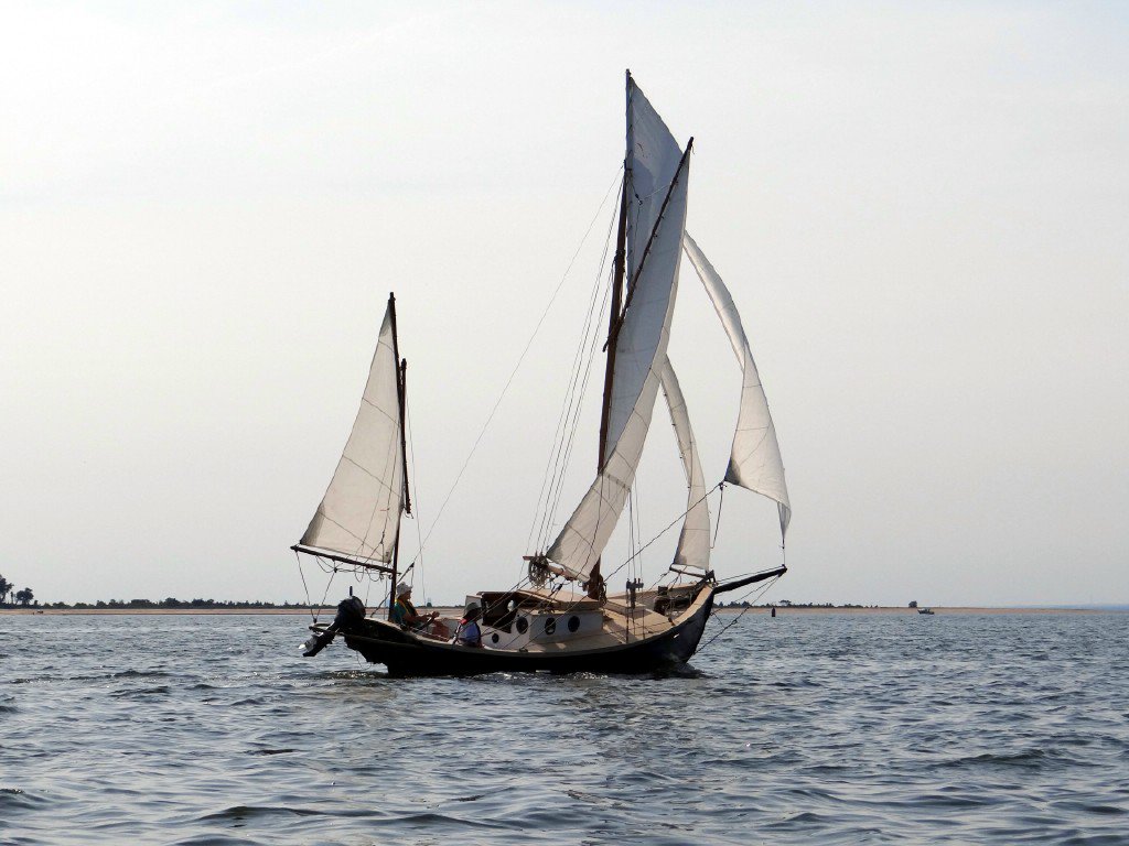 UnlikelyVoyager's tweet photo. Our loyal and gentle Blue Moon Yawl is for sale. Details: https://t.co/fh5FL0gqWf https://t.co/Heh3h5DBJW