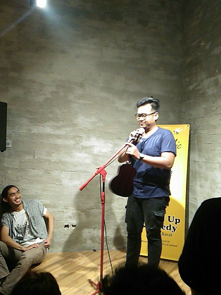 StandUpJAKBAR's tweet photo. Opener di Openmic L4was @aprizalws
#OpenMicL4was #SoundofJ4KBAR https://t.co/1daexiaWhI