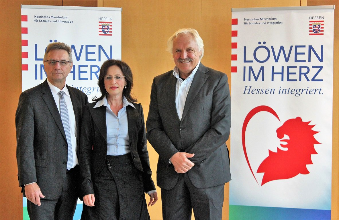 cheil_germany's tweet photo. #Integration lebt von den Menschen: Start der Integrationskampagne „Löwen im Herz. #Hessen integriert.“ loewenimherz.de  #loewenimherz https://t.co/9W7fTJxZzk