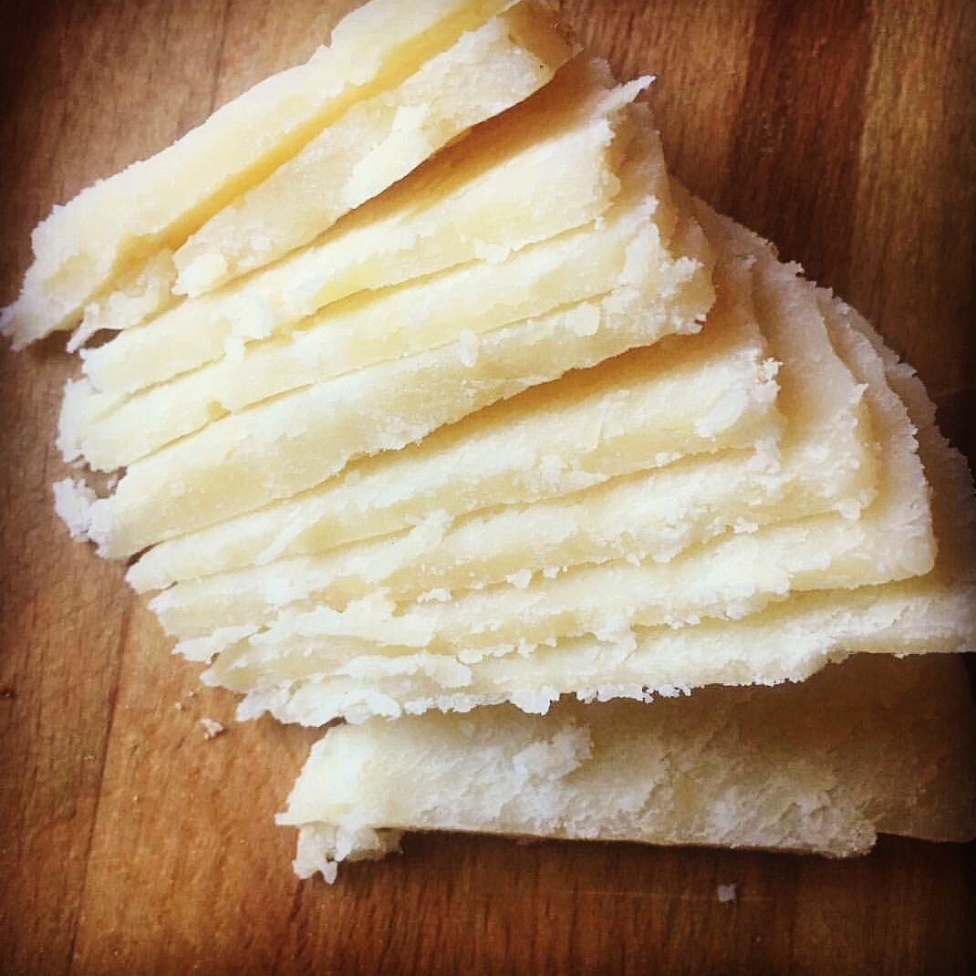 beebeermadrid's tweet photo. ”Queso artesano de oveja 🐑 de chinchon. Recomendado por @xavierlosada en su espectacular BeeBeer 👌 #madrid #añejo” #BeeFriends by: @lotitto https://t.co/vga8t7LjvN