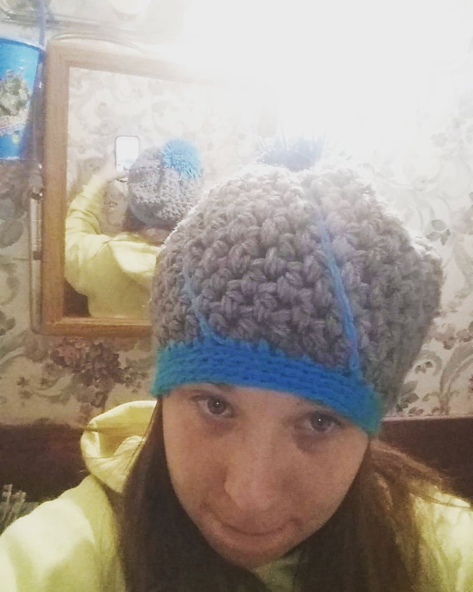 Off_the_Hook37's tweet photo. ✨🎉 #FeatureFriday loving this warm, chunky hat with blue accent!🎉✨ #krochetKreationsbyEriKa #handmadeisbetter 👍 https://t.co/ENtkNwB93r