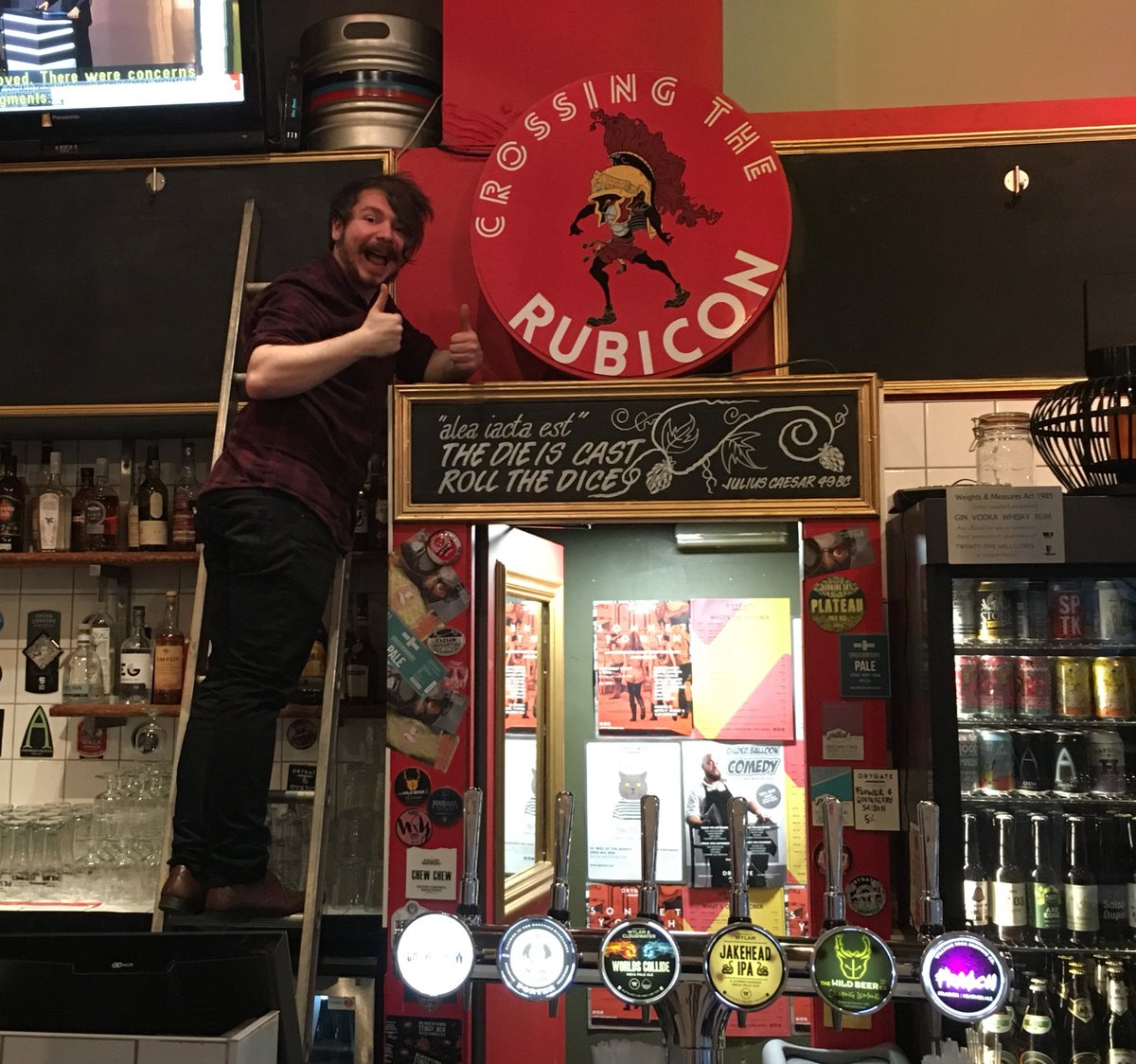 MachairBar's tweet photo. Aye aye @iamaross looking good 😊 #crossingsign #weekend #westend #beer #curry https://t.co/uG7t02CSEC