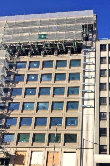 Nice little Cantilever Truss-Out at Civic House, Birmingham. Professional work by the team <a href="/SESscaffolding/">SESscaffolding</a> <a href="/NASCscaffolding/">NASC Scaffolding 👷🏻‍♂️👷🏻‍♀️</a> <a href="/HeffernanPhil/">Phil Heffernan</a>
