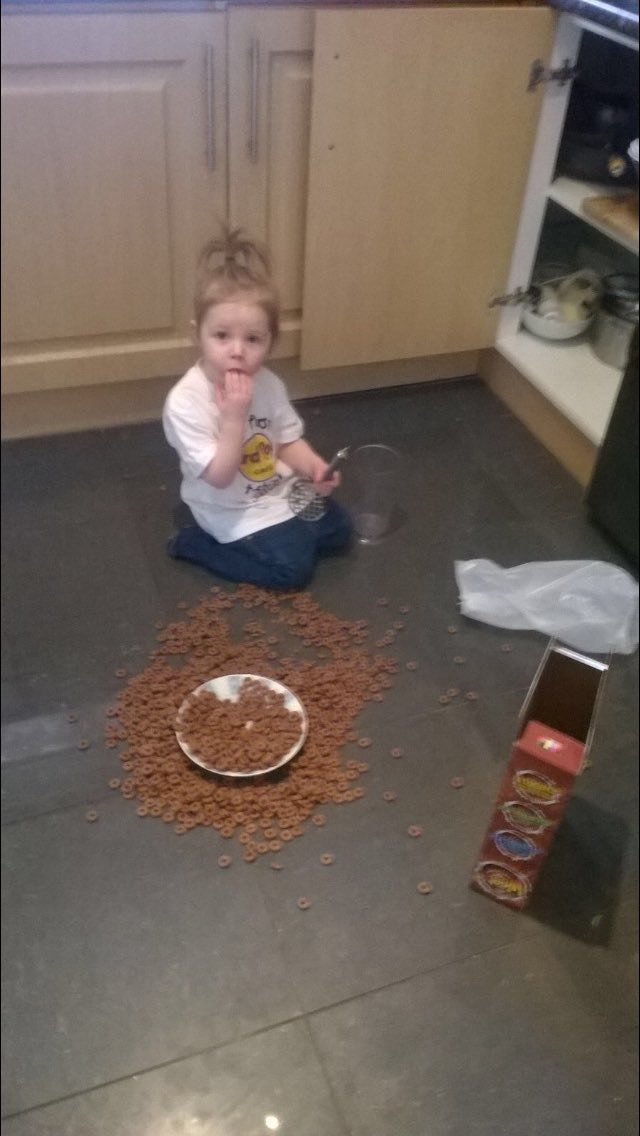 jenna_murphy13's tweet photo. @cononeilluk oh and here's a photo of my cousin being an absolute melter ... https://t.co/E8EXGXMfft