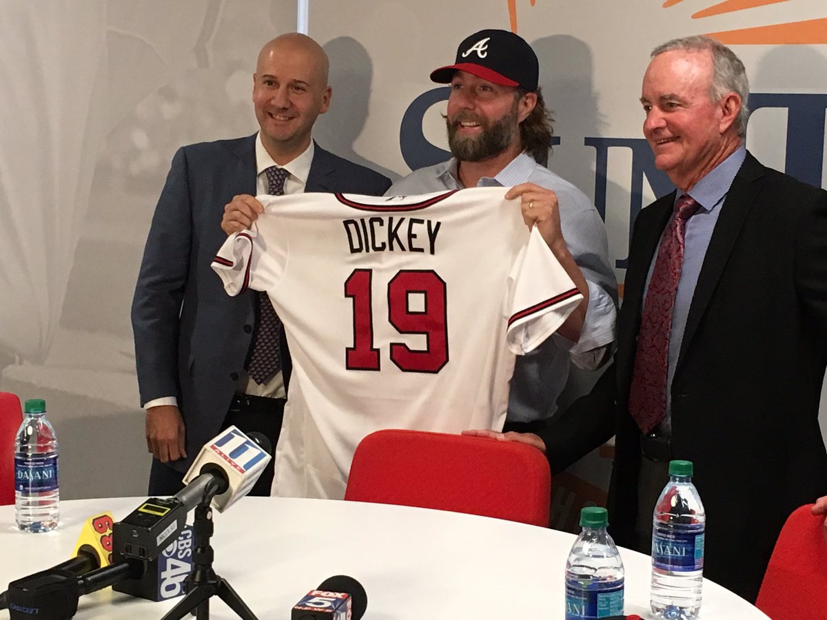R.A. Dickey will wear No. 19 for <a href="/Braves/">Atlanta Braves</a>