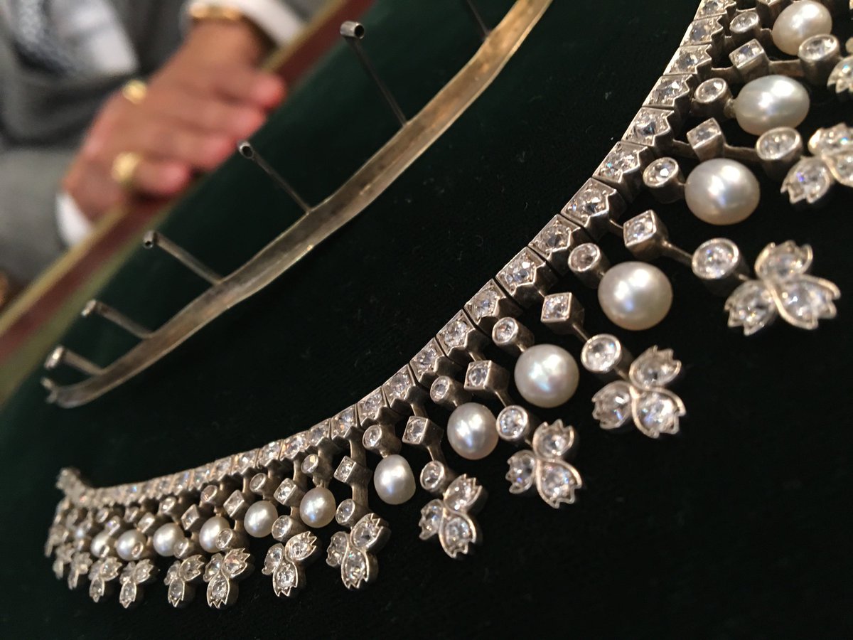 The Jewellery Editor on Twitter: &quot;Head to our Facebook to watch this #vintage #tiara transform into a necklace: https://t.co/F8wrQaiFkP @BentleySkinner #pearl #jewellery… https://t.co/9cDnUrJnMz&quot;