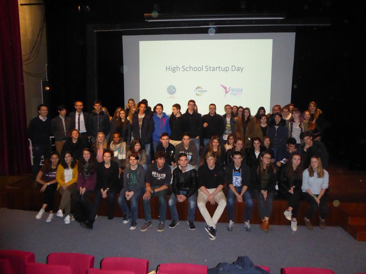 FTBrestPlus's tweet photo. « High School Startup Day » : sensibilisation des lycéens à l’#entreprenariat https://t.co/u1fsXQnmgw @AnDaolVras @B4Wedding 👌🎓 https://t.co/UNIHBNh0fd