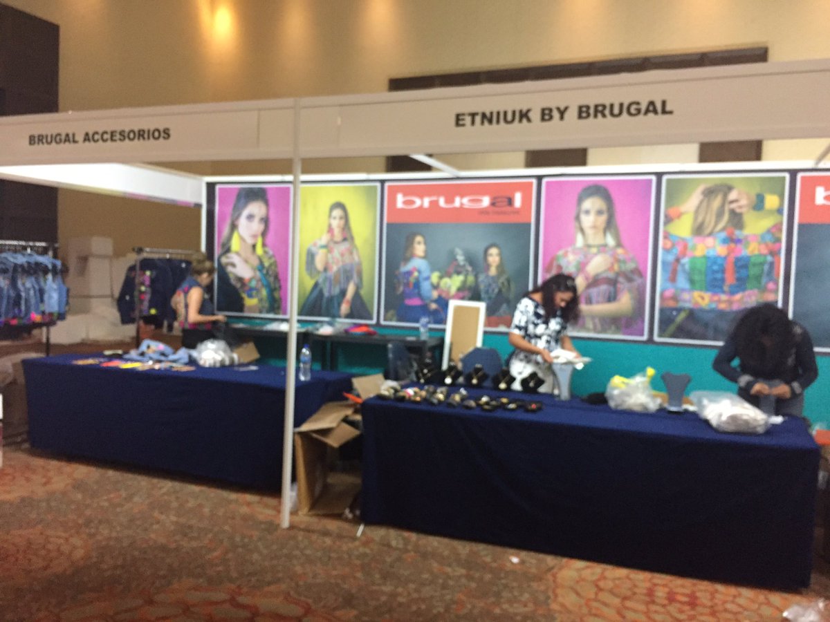 ana_rale's tweet photo. #FCEMMexico Congreso Mundial de Empresarias #SanLuisPotosi 👏🏻👏🏻 Montaje Proxima Inaguracion @sedecoslp @occslp @secturslp #Cancun https://t.co/9vL4dRjBHr