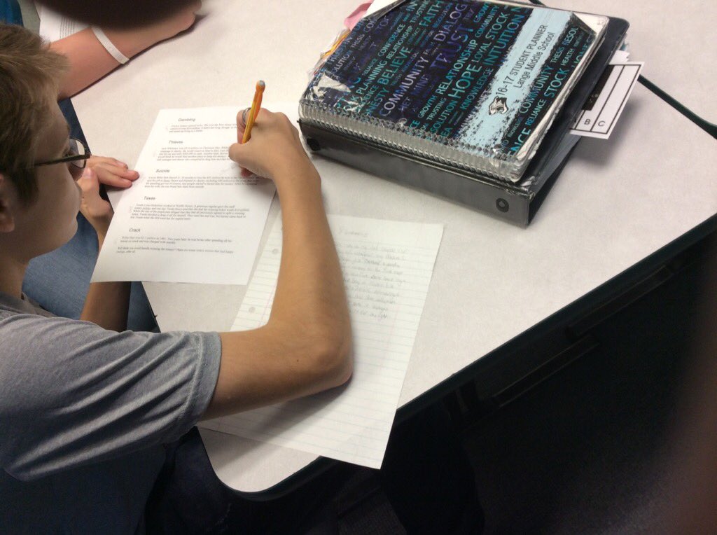 lmsleopards's tweet image. Mr. Stewart&apos;s 8th grade Ss hard at work using an @LangeAVID text marking strategy! #lmsbest #lmstech