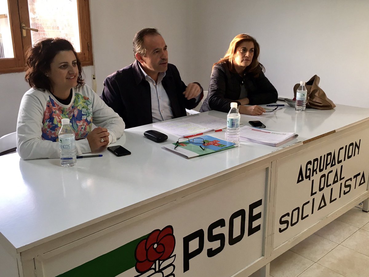 PSOEJAEN's tweet photo. Comité Comarcal de la Sierra de Cazorla para hablar de los #PresupuestosAND y los planes de empleo de un millón de euros para la comarca https://t.co/0llKZbmfwh