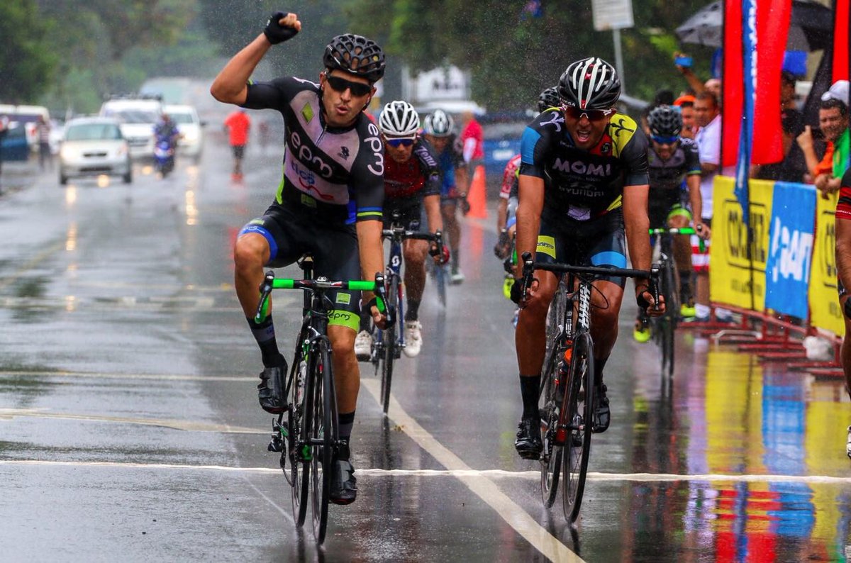 ClubRali's tweet photo. #vueltachiriqui inicia y Wbeimar Roldan @EPMTigoUneAreaM #Colombia es el Líder General @fepaciclismo @prensacom https://t.co/kJUUwv41ht