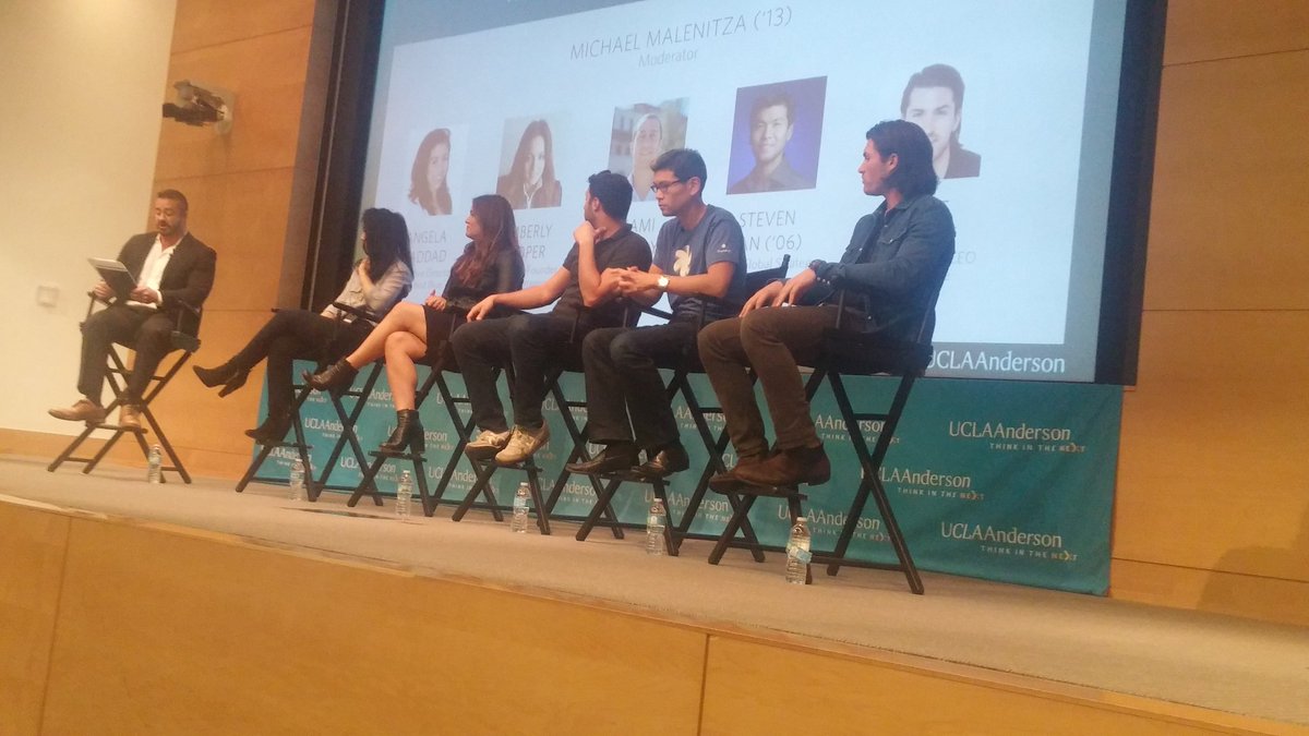 vandanaucla's tweet image. @kansteven @googlevr VR/AR aims to develop the emotional connection #andersonbdc @CenterforMEMES @EastonCenter @uclaanderson #bruinsintech