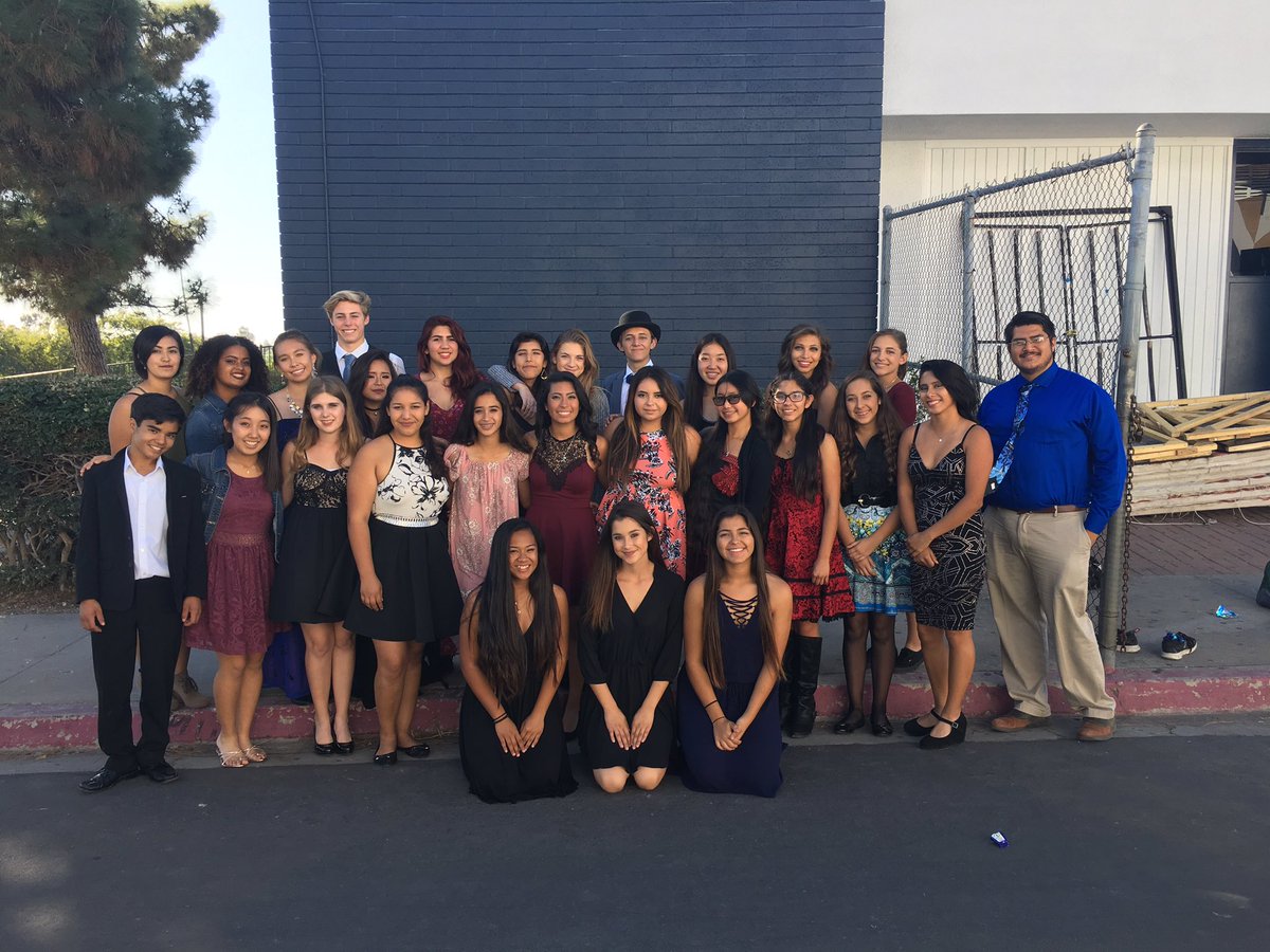 BVHSguard's tweet photo. Formal Friday 2016 ✨ https://t.co/pK9RkuVJ3g