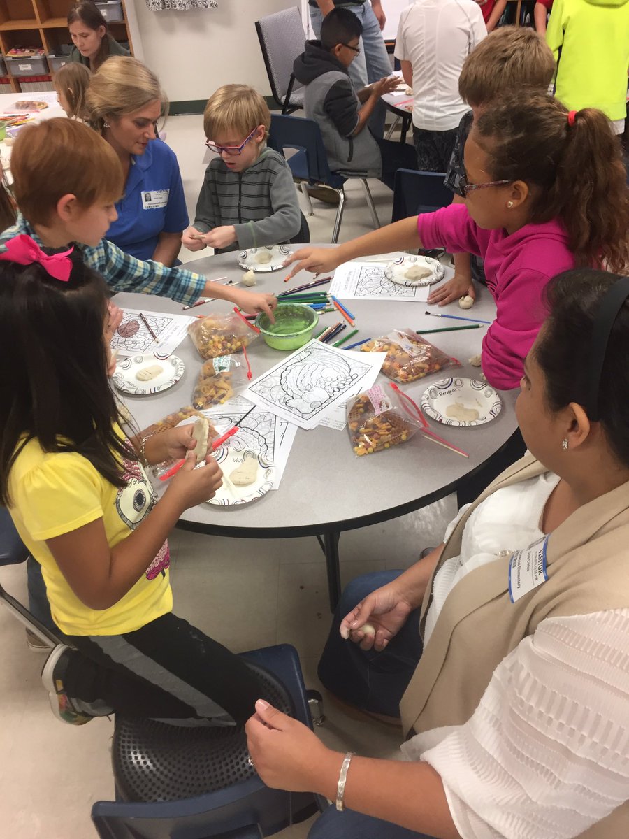 MrsCrouse4's tweet photo. Parent Day fun in 3rd grade @SpicewoodE! Art project and stem challenges! #MFISDVision https://t.co/ExD6xqzcdE