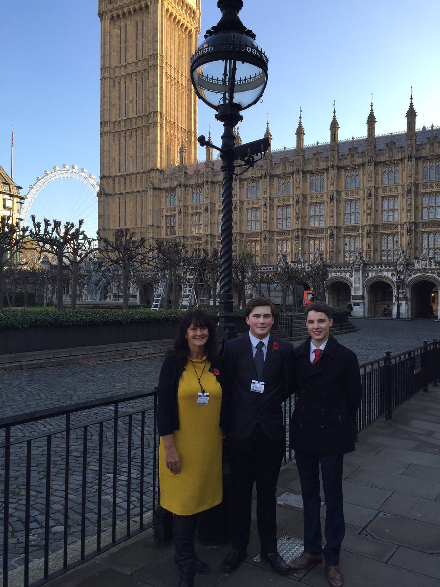 sarahbellamyYW's tweet photo. Second excellent Friday in a row for RYC House of Commons followed by Community Achievement Awards V proud #RYC2016 https://t.co/OLFgupfKlq