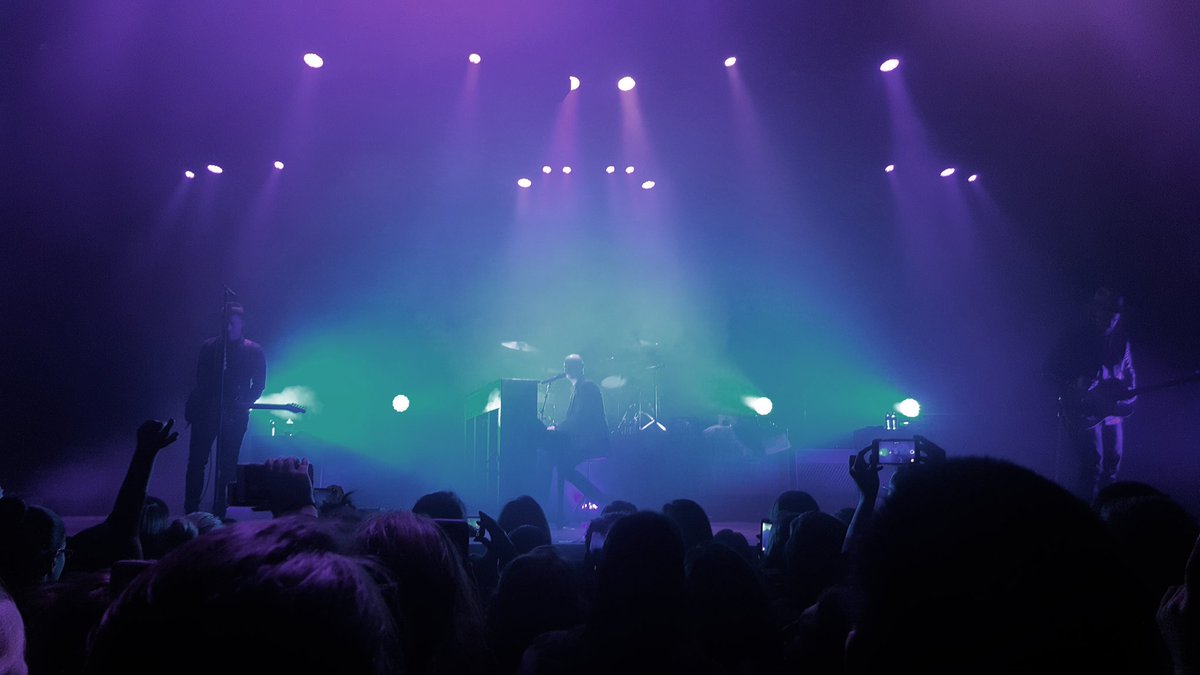 <a href="/TheFray/">The Fray</a> concert in Philadelphia was amazing!! Congrats to <a href="/AmericanAuthors/">Maria Edwards</a> for a great opening 😍