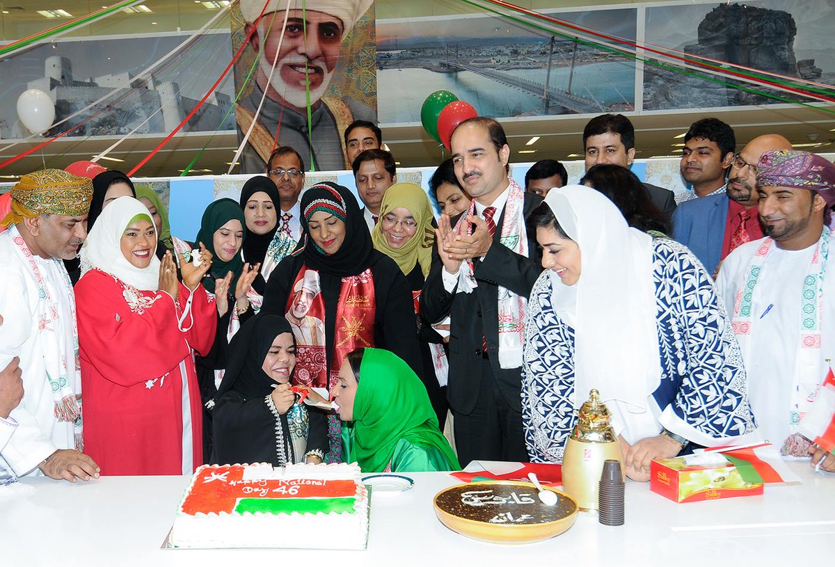 SuhailBahwan's tweet photo. Celebrating the 46th #NationalDay of #Oman, Ms. Amal Suhail Bahwan conveyed her greetings.
#PrideOman #46NationalDay #SuhailBahwanGroup https://t.co/8z0HZ2pOEO