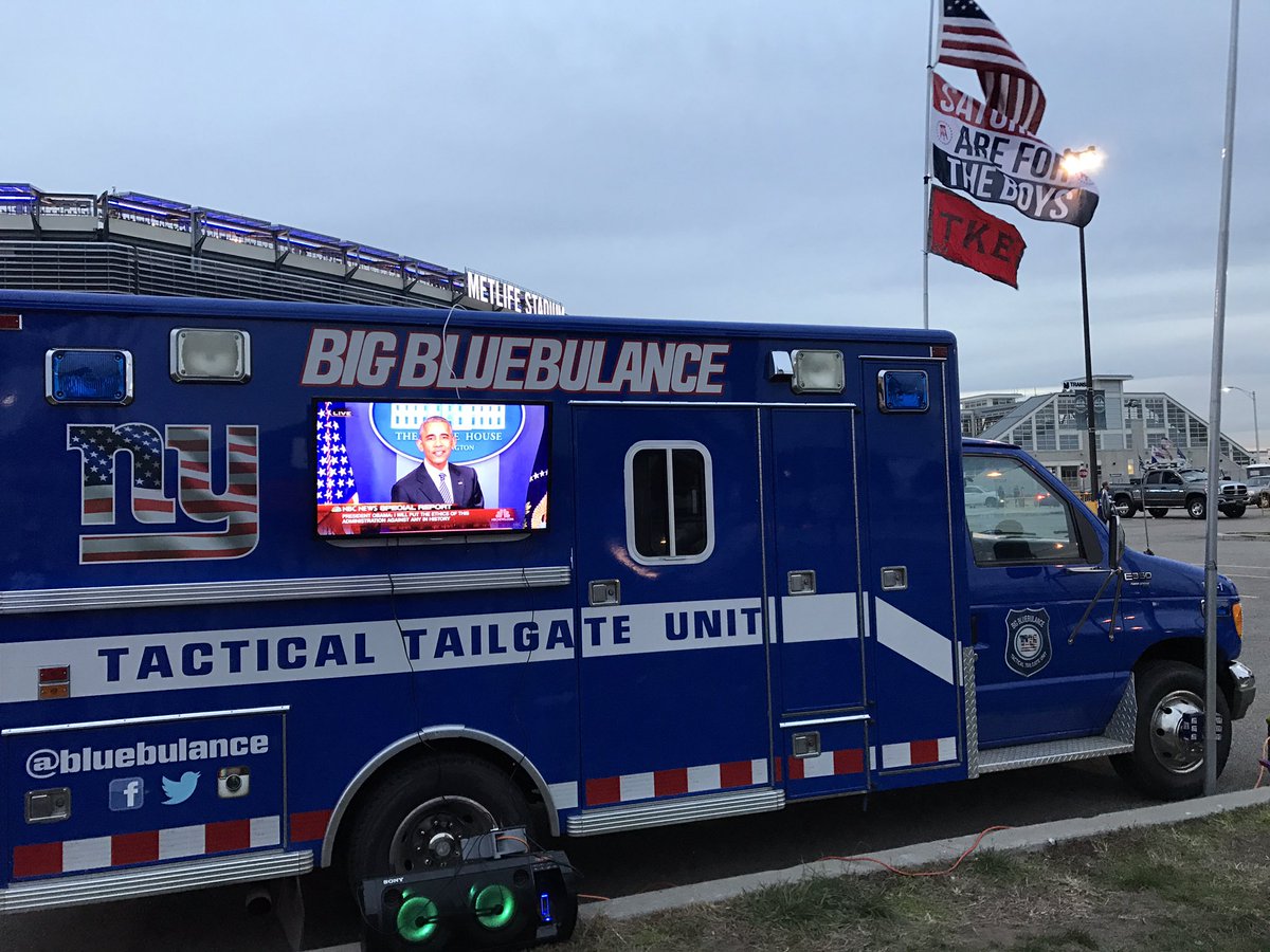bluebulance's tweet photo. @barstoolsports #SaturdaysAreForTheBoys how about a RT! https://t.co/xr40el3TDU