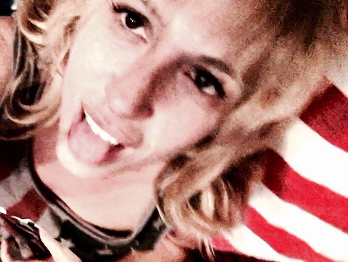made in the #usa #selfie whore https://t.co/VlykSeBnJH<a href="/tag/usa"class="tags">#usa</a><a href="/tag/selfie"class="tags">#selfie</a>