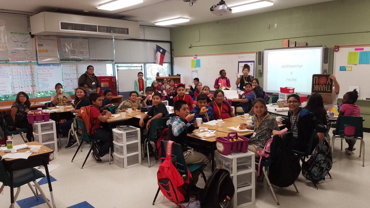 MsSutton5thgrad's tweet photo. 27 scholars passed the science snapshot!! So much pizza!! Thanks Ms Barnett for celebrating with us!! @TeamDurkeeES #pizzahut #celebrate https://t.co/I73YnXrhsI