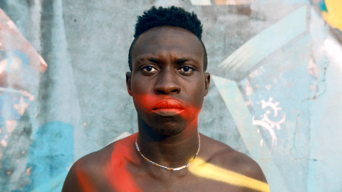 _TRUEAfrica's tweet image. The director behind THOSE visuals in @KhuliChana video #OneSource ow.ly/TCzO306iYsB