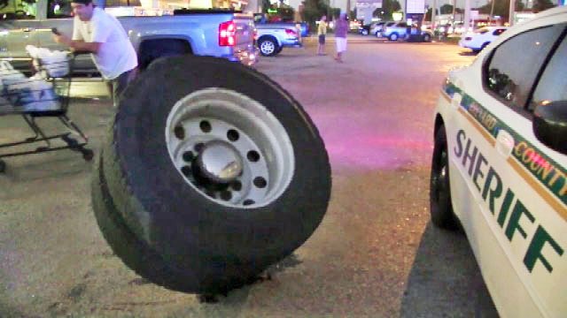 TheColorStack's tweet photo. Talk about a shitty day, this big ass fuckin tire came off a dump truck and smacked the fuck out of a Florida lady who's now in the hospital https://t.co/KCWexiwBjH