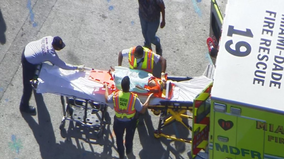 Child struck by vehicle in Miami bit.ly/2g4KyAx?utm_me… https://t.co/FO8BUiaVBc