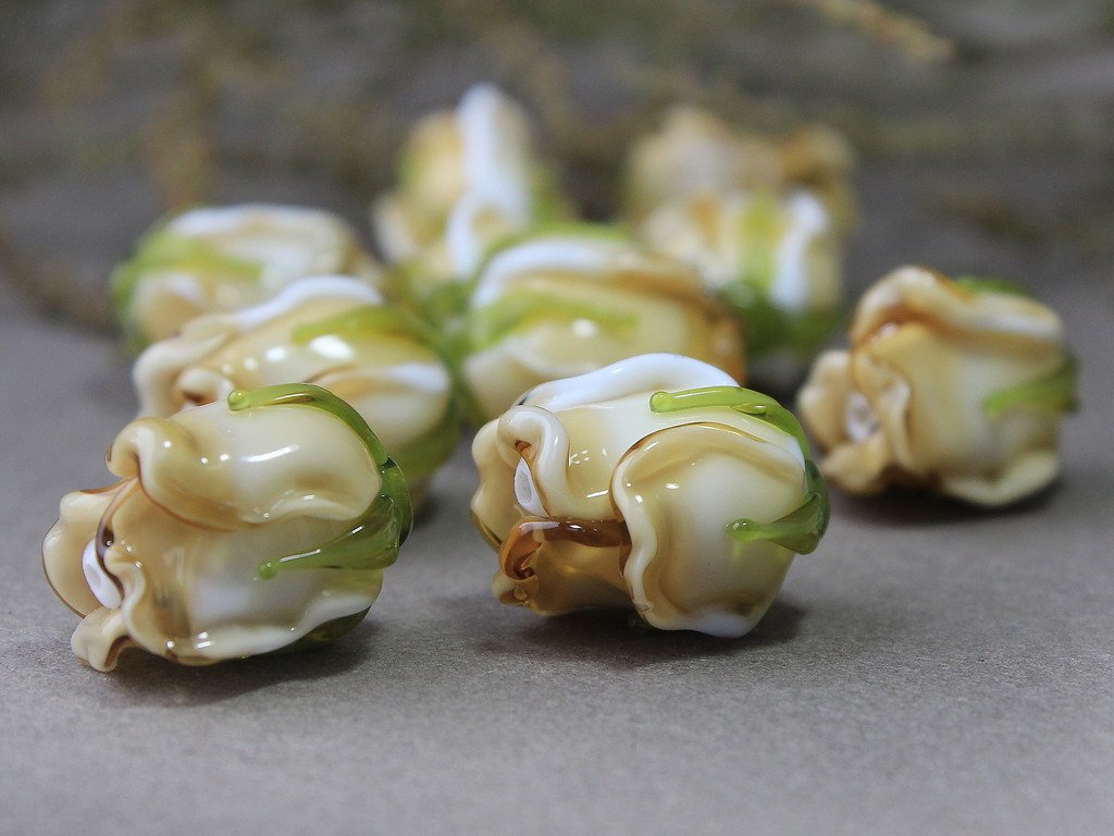 JewelryByKaty's tweet photo. Handmade #Flower #Lampwork #Beads Beige Rose https://t.co/UWQTODQStM #FlowerBeads #LampworkBeads #BeigeRose #Beadsupplies #Beadingsupplies https://t.co/TRwUY60orz