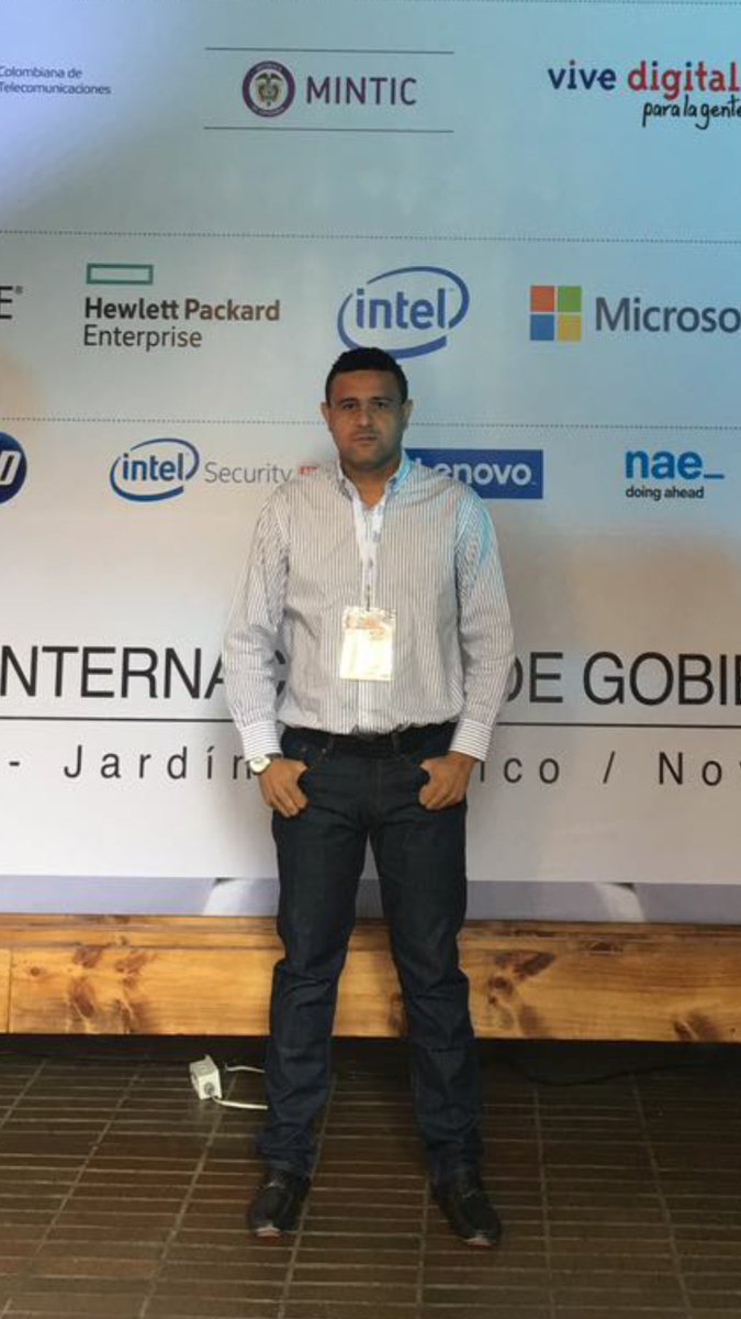 CHICANOTICIAS1's tweet photo. Córdoba presente #CIOSummit16 @Ministerio_TIC con @RICHARPASTRANA @GobCordobaUnida Respaldo Tic  @EdwinBesaile @lunadavid @QuinteroCalle https://t.co/OX3M9jAyfz