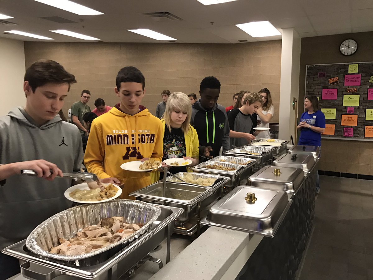 mrs_getty's tweet photo. I am thankful for the opportunity to work with such great students! #thanksgivingfeast #rhsculinary https://t.co/5HWw56WpOT