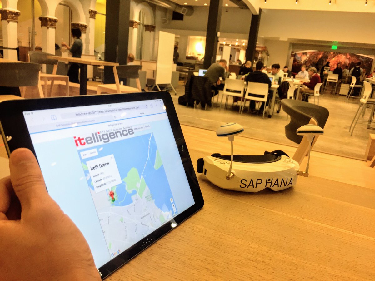 simenhuuse's tweet image. Getting some telemetry in realtime and a coffee @hanahaus . This is really inspirational work. #saphcp #SAPIoT