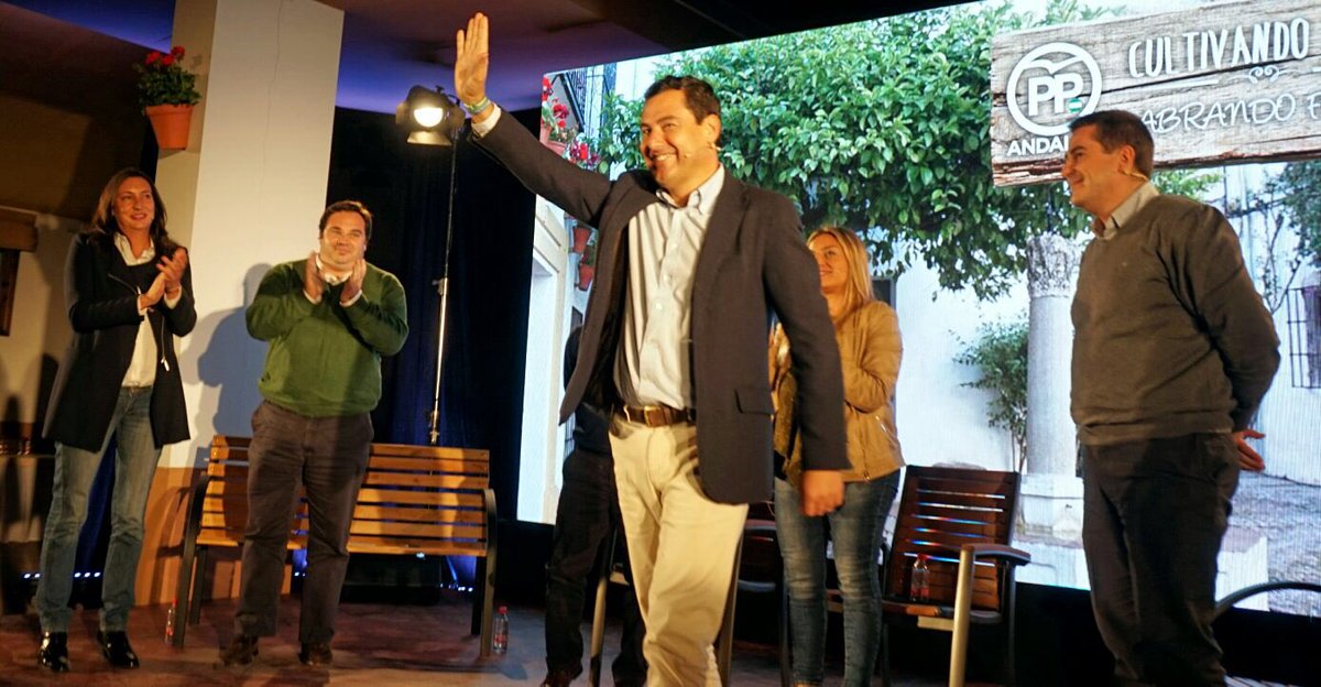 ppandaluz's tweet photo. 📸@JuanMa_Moreno y @loleslopez en #PartidoComPartido en #Antequera https://t.co/gL4QUpcGBa