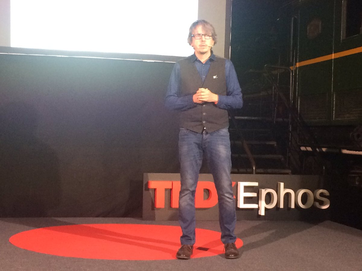 jaime_delbarrio's tweet photo. @josecarnero de @Innuba_es en #TEDxEphos comparte con nosotros su experiencia personal a través de su https://t.co/61tqtruBz2 https://t.co/73JbLOR46I