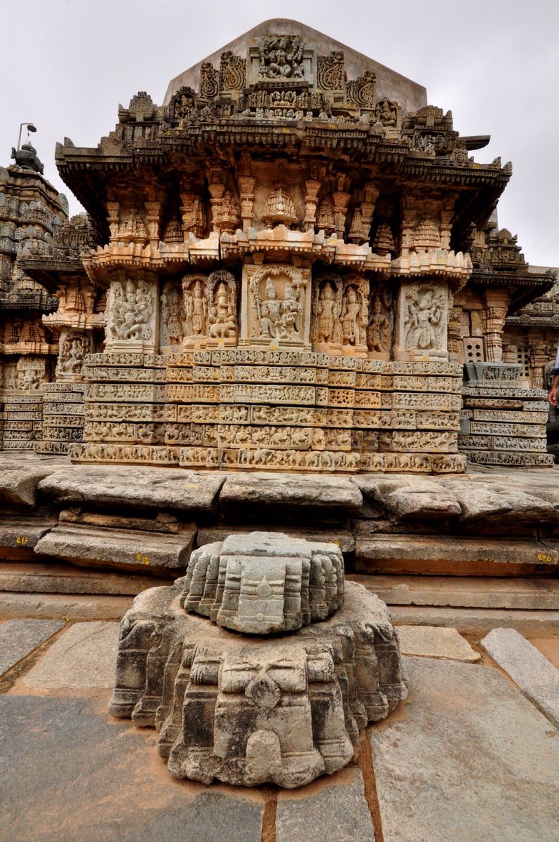 aryabhatti's tweet photo. Mallikarjuna temple in Basaralu, built in 1234 AD by Harihara Dannayaka, who was in charge of the armies of Hoysala king Narasimha II. https://t.co/fzFA5qTWQQ