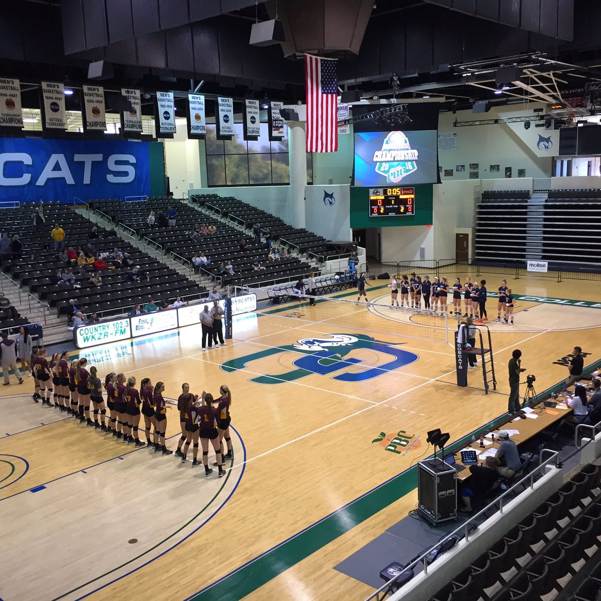 PeachBelt's tweet photo. Quarterfinal 3 is now underway between @ArmstrongPirate and @AugustaJags #pbcvb https://t.co/XljlI58YUk