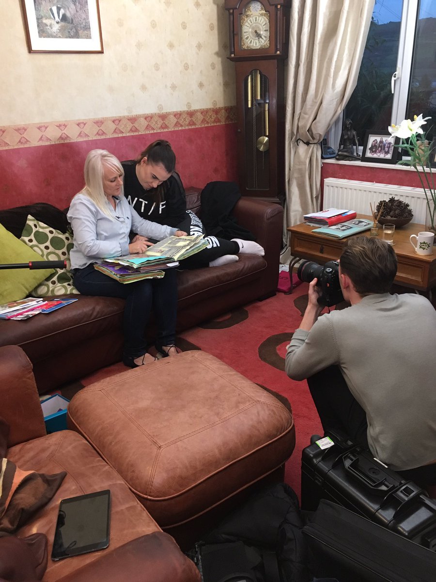 ryrealtalk's tweet photo. Medals 🏅, muscles 💪🏽 &amp; mum's memoirs 📚...

Look out for our #SSENextGen feature w/ Welshpool's shot put sensation @adelenicoll 👌🏽 https://t.co/ECgmWJPpCg