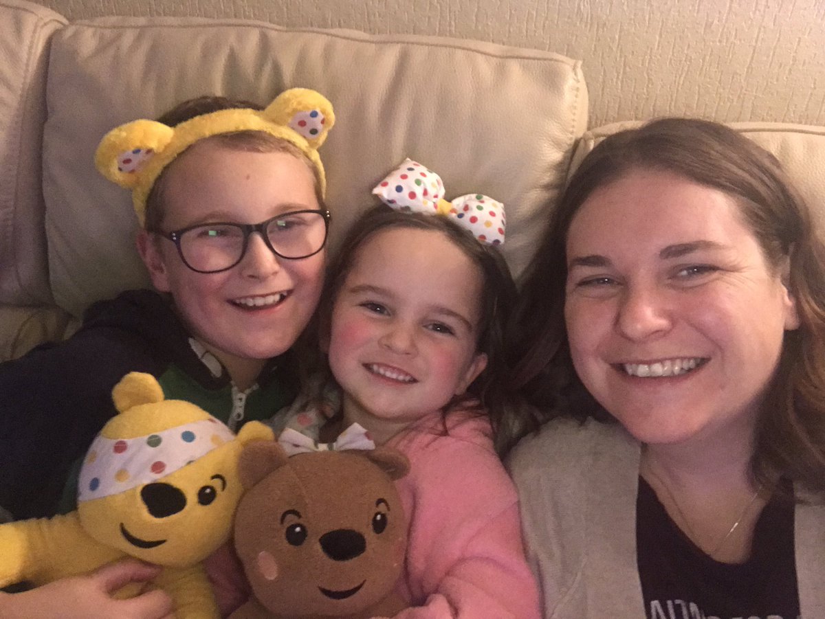 delibond's tweet photo. Were all ready for @BBCCiN #ChildrenInNeed #ears #bow #family #excited #pudseybear #blushbear #comfy #setforthenight https://t.co/Trp24L8JZc