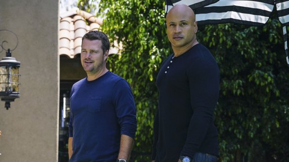 NCISLA's tweet photo. Vote now for #NCISLA's @llcoolj and @chrisodonnell in the 2017 @PeoplesChoice Awards! https://t.co/pyXNJtVagG #PCAs https://t.co/9lYAm4179x