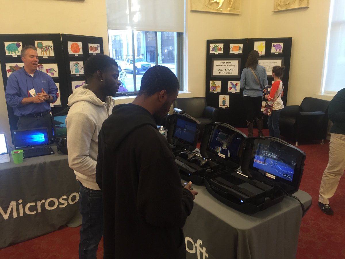 CoachCarlShaw's tweet photo. Come check out some Virtual Reality & XBox 1 @DELibraries Tech Play at Wilmington Library until 4:30pm! #diw16 #NetDE #InspirationSpace https://t.co/8geAIhlCF0