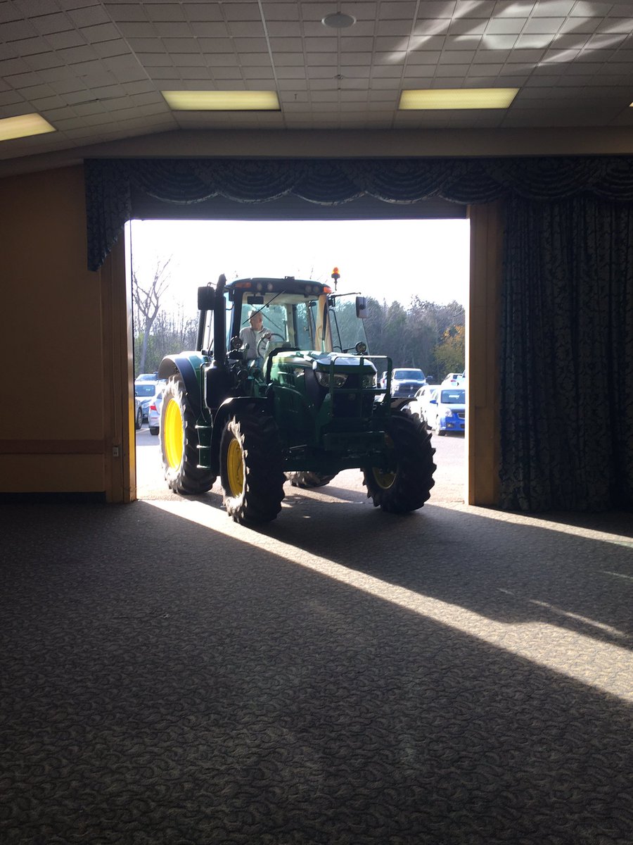 PremierEquip1's tweet photo. Christmas party prep 🎉 #smart2rundeere https://t.co/LPLjq547on
