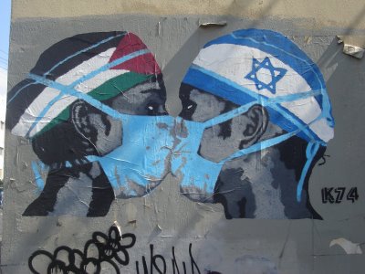 wherethewall's tweet photo. Strong political message here by Artist K74 from Los Angeles. Painted in #Tel Aviv @TLVstreetart - 🇮🇱🇵🇸 #HumansNotTargets #PoliticalArt https://t.co/Gksp5Y1dMw