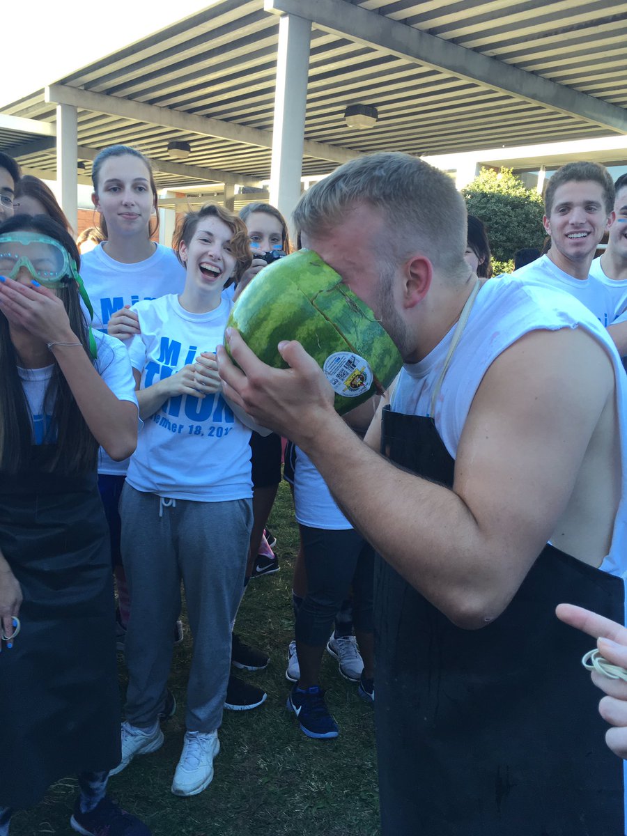 LMHSMiniTHON's tweet photo. And the winners of our first ever #LMHSMiniTHON rubber band-watermelon breaking contest are the seniors! #FTK https://t.co/8Op9epbHst