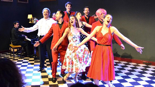 dinsliceberg's tweet photo. Estem encants de poder parlar del #Shakingshakespeare @maldateatre amb la Lluna Pindado, una de les Sing Song Sisters! https://t.co/uSau6cmGRi